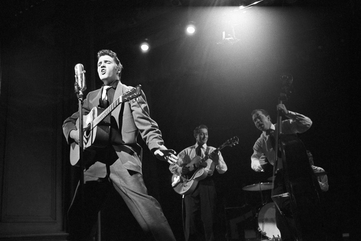 Elvis in the Beginning Photographs by Alfred Wertheimer Time
