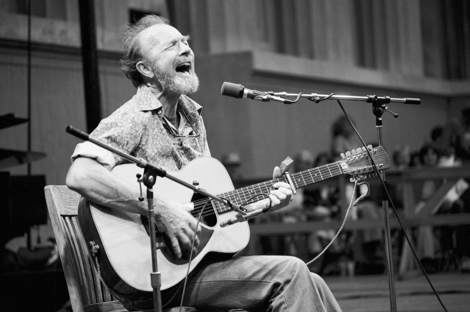 Pete Seeger dead at 94, Photos of the Folk Singer's Life Time