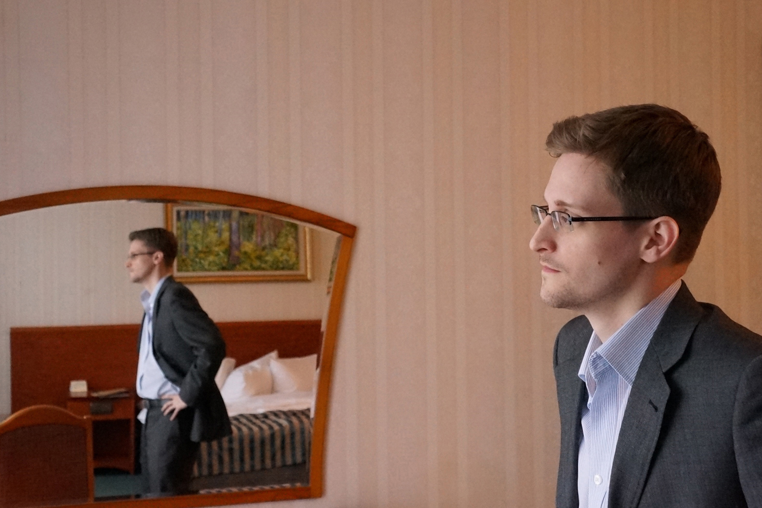 Edward Snowden House Management And Leadership