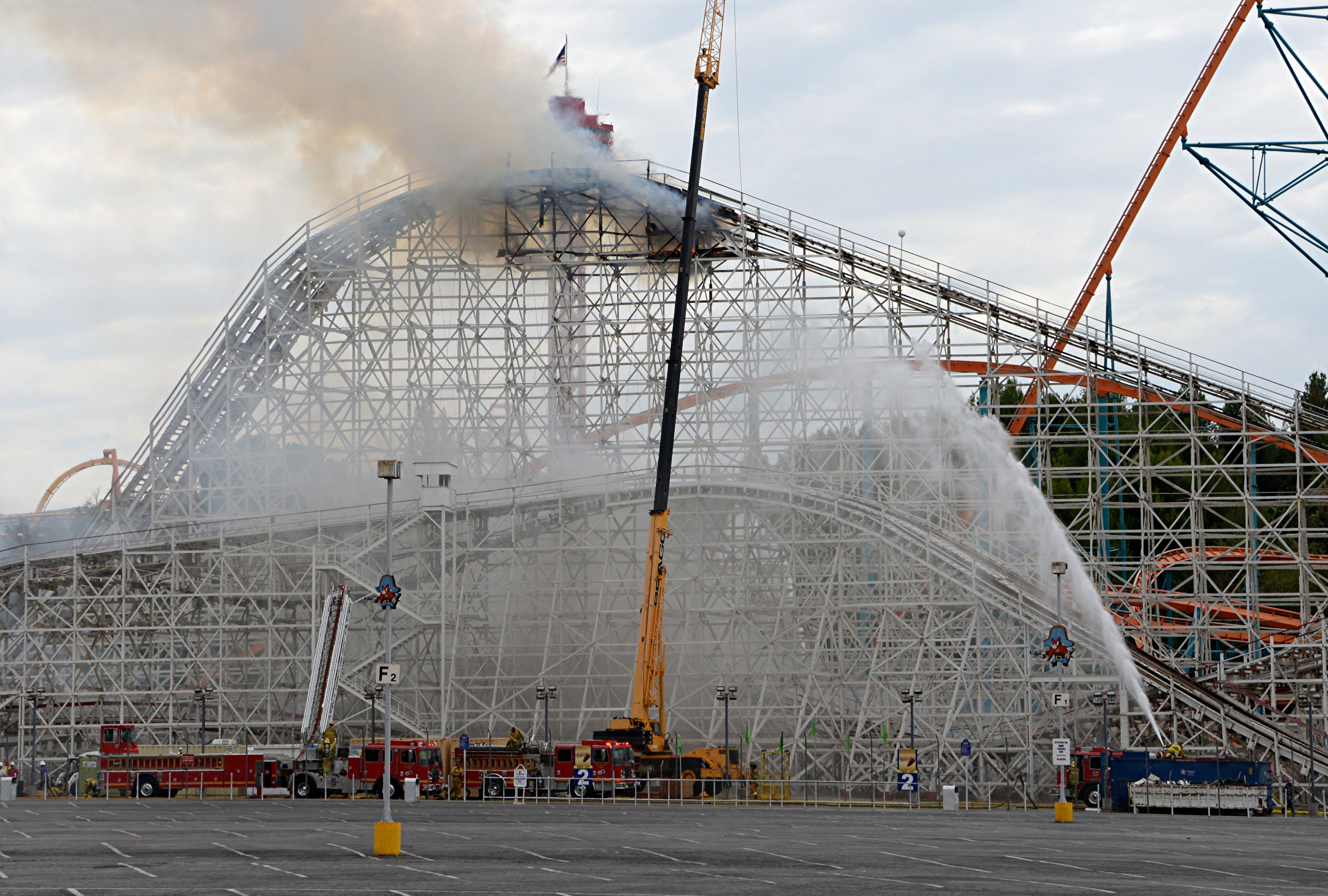 Six Flags' Colossus Roller Coaster Catches Fire, Collapses