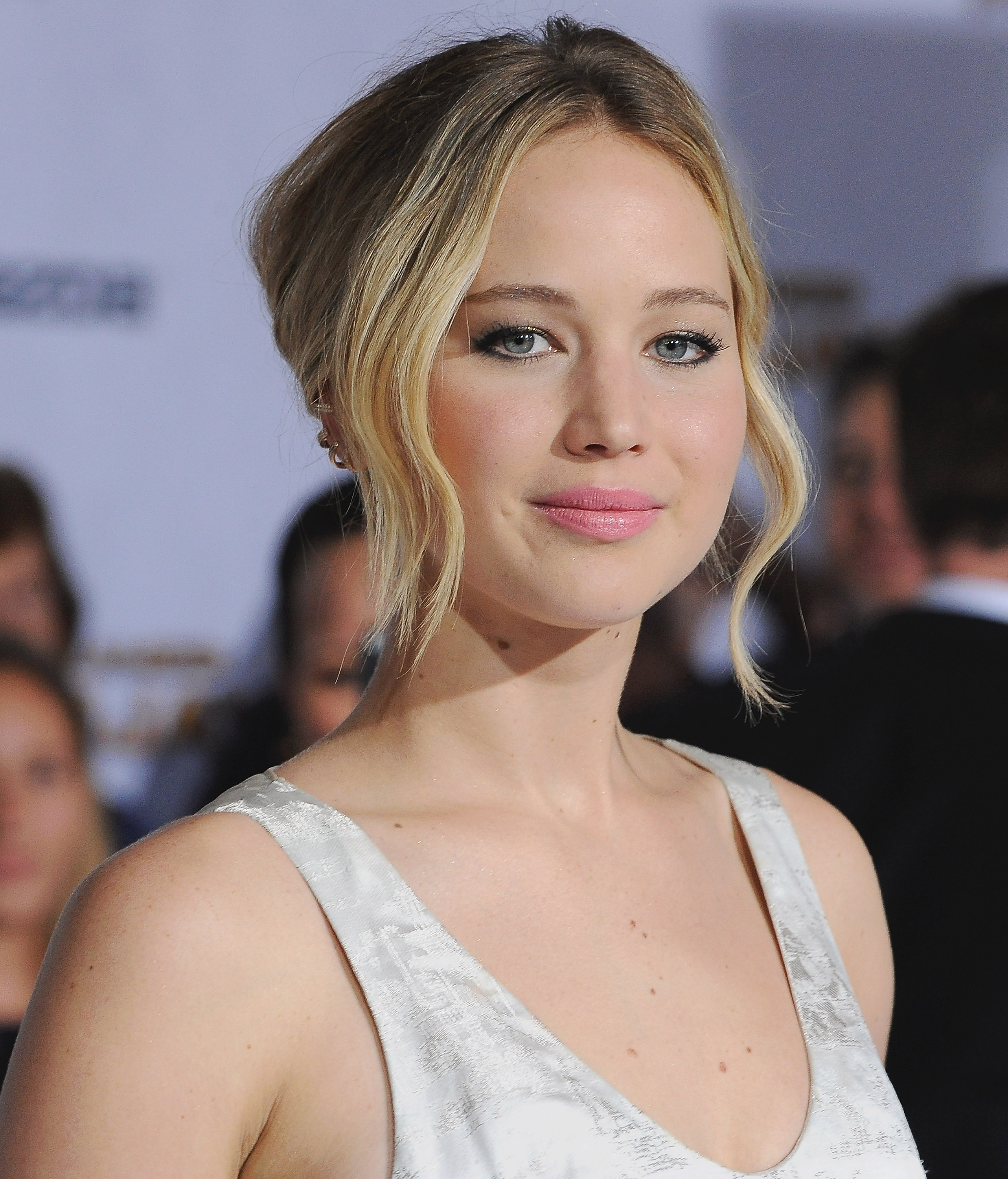 Ashley Graham PlusSize Model Says Don't Call Jennifer Lawrence Curvy