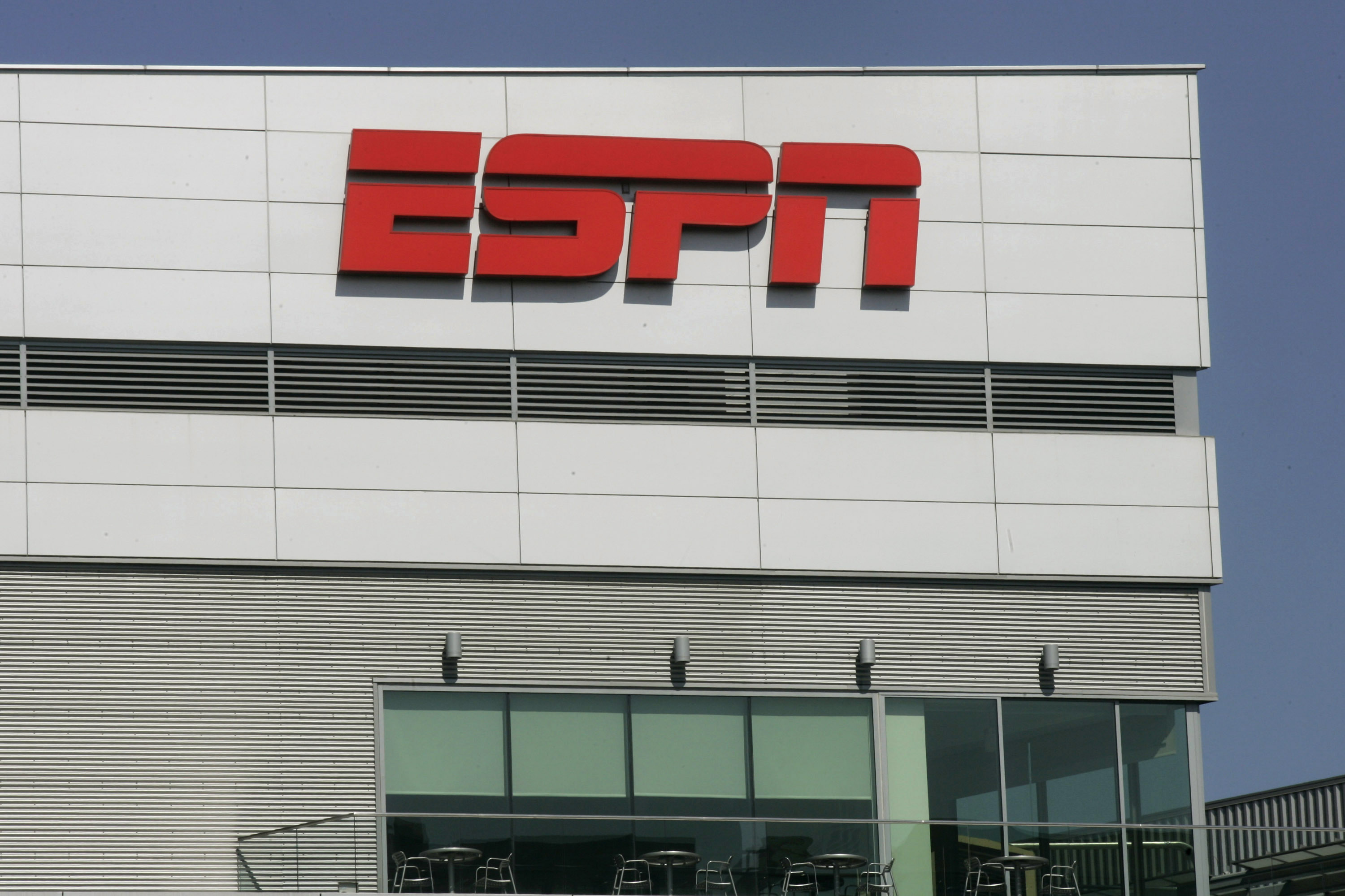 ESPN Sues Verizon Over Slimmed Cable Bundles Time