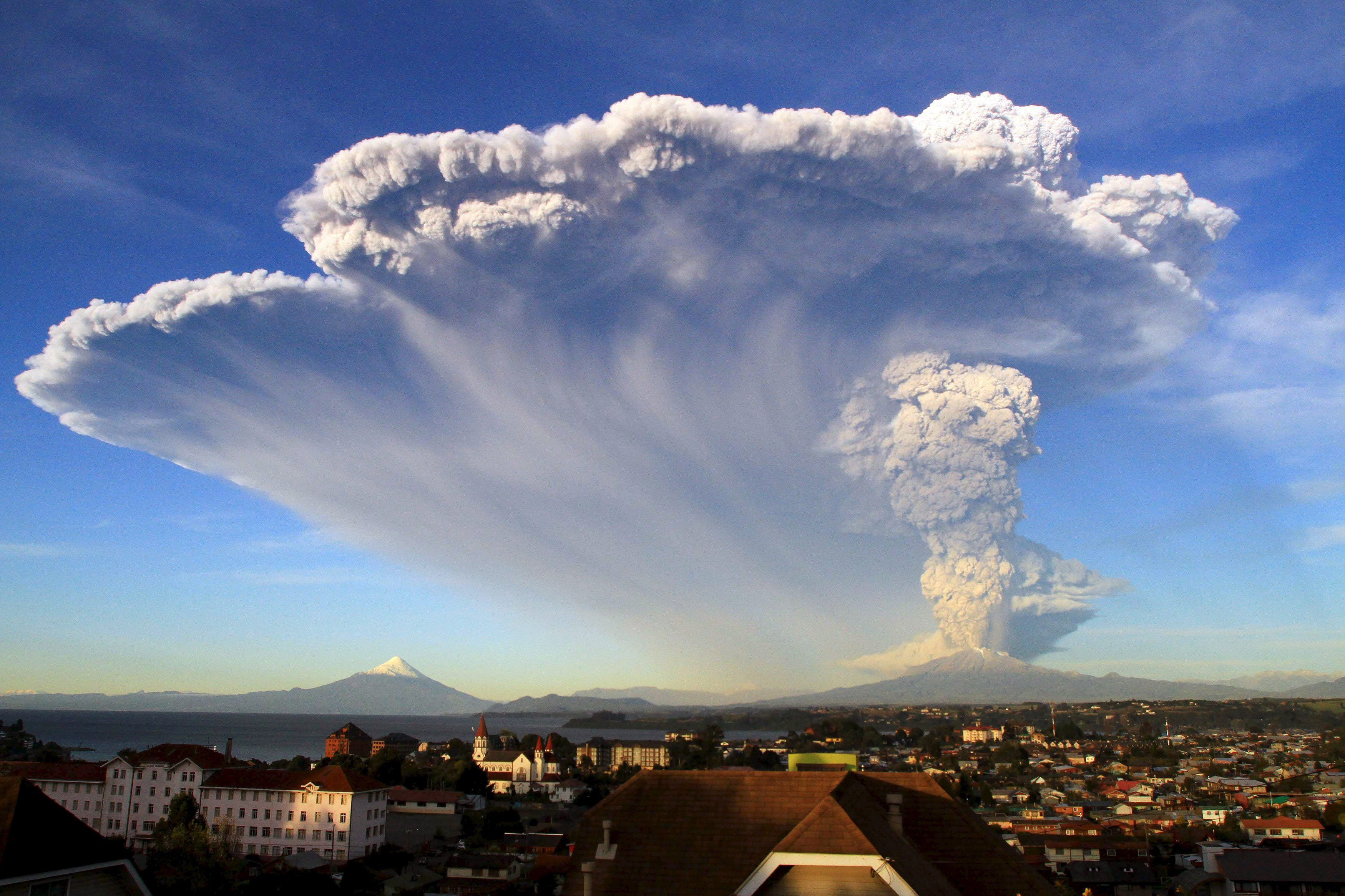 Calbuco Volcano See 9 Stunning Photos From the Chilean Volcano Time