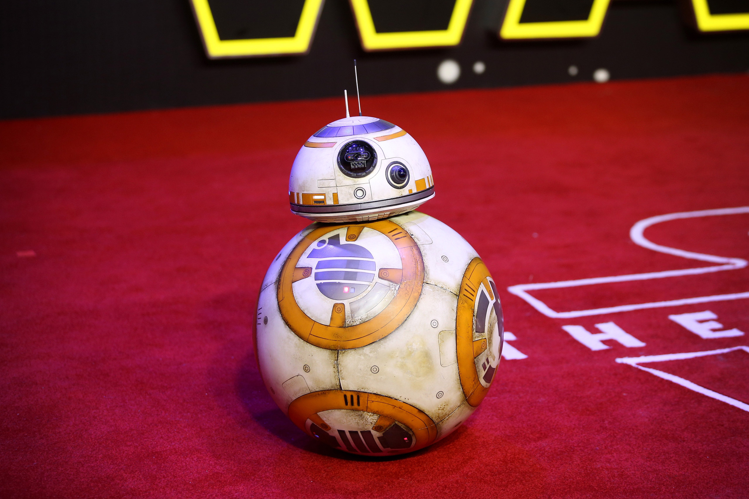 'Star Wars The Force Awakens' Meet the Voice Behind BB8 Time