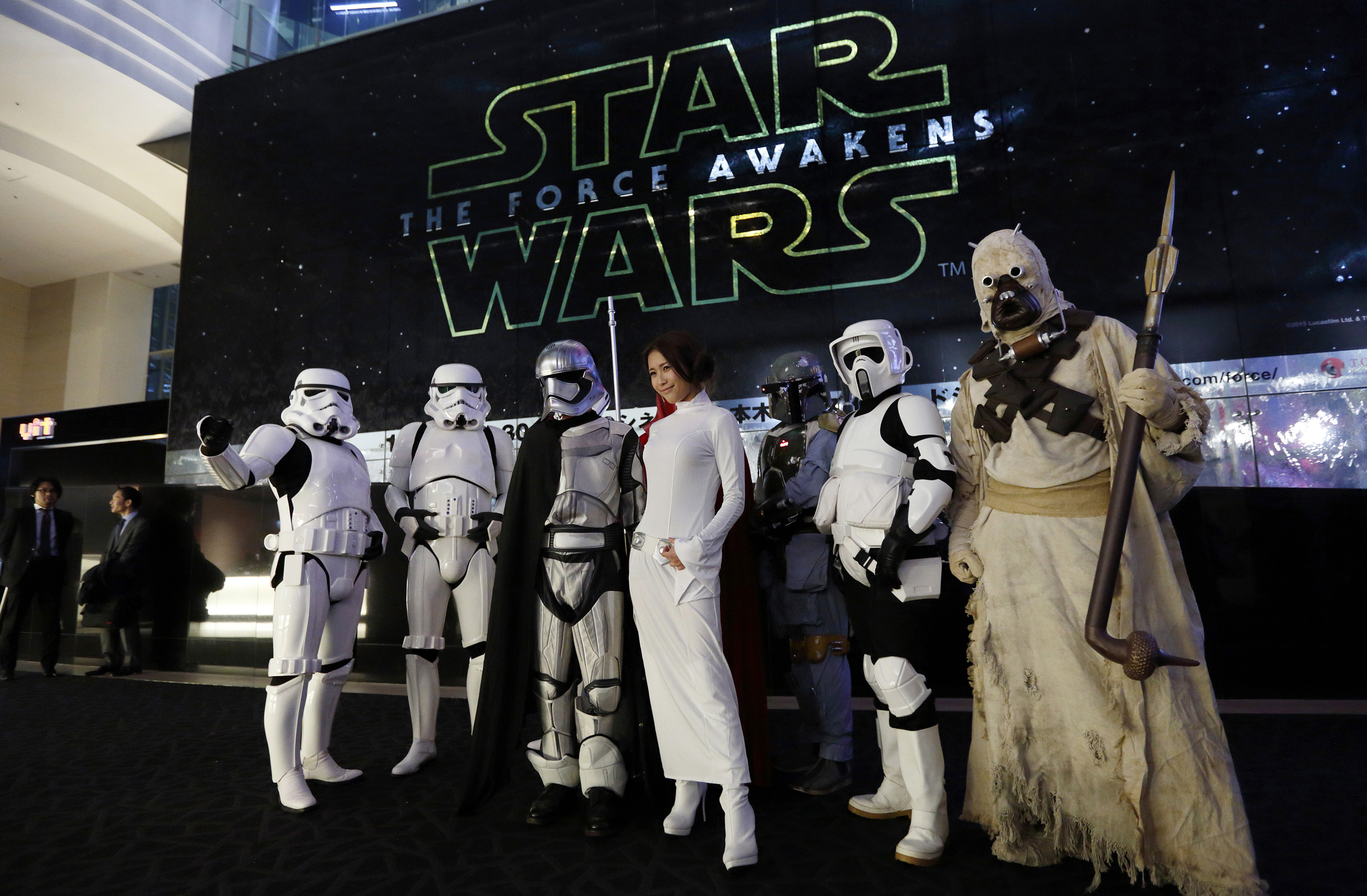 Star Wars the Force Awakens Breaks Opening Day Records TIME