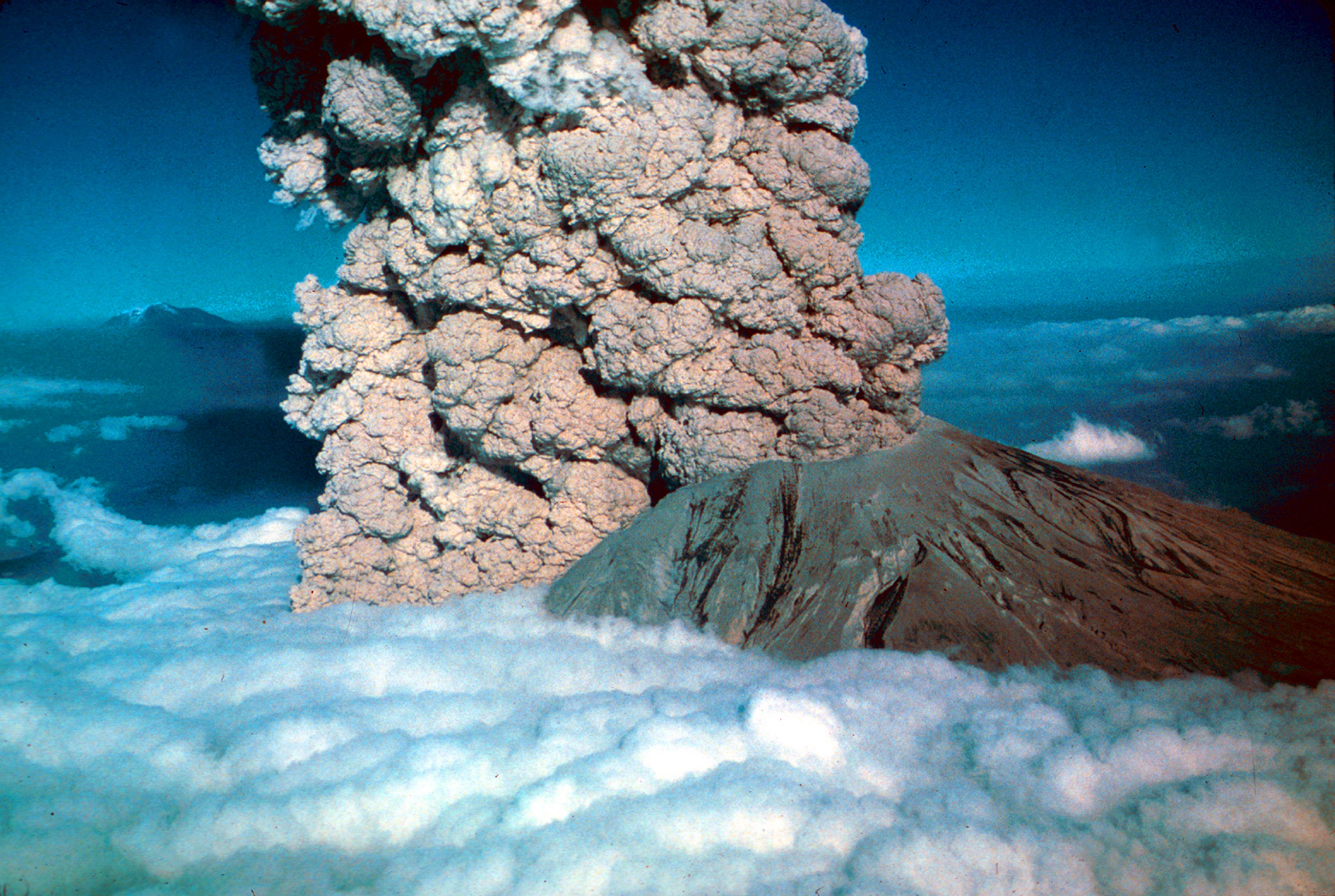 Mount St. Helens, the Worst Volcano Eruption in U.S. History Time
