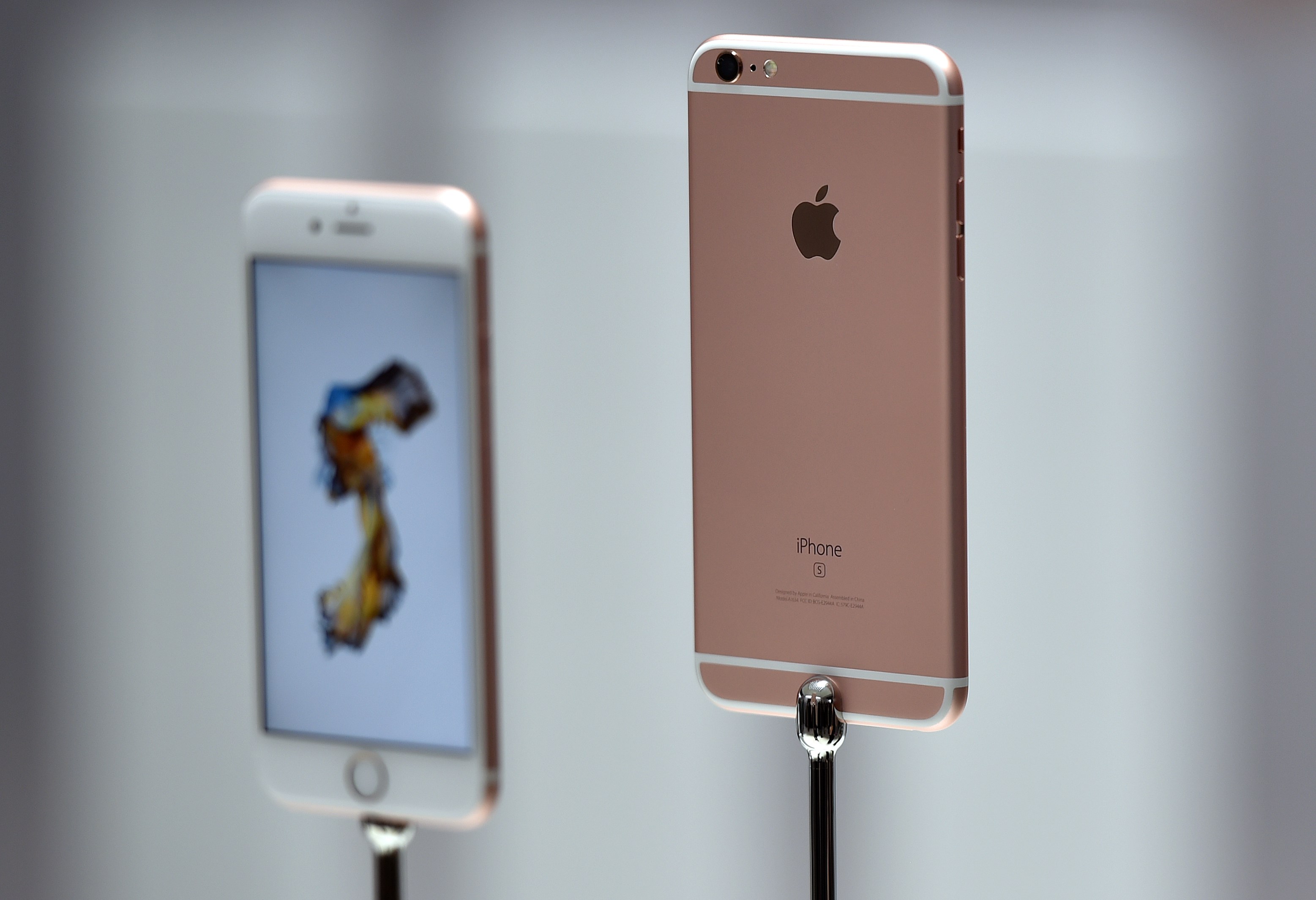 Apple Inc to Replace iPhone 6s Batteries Time