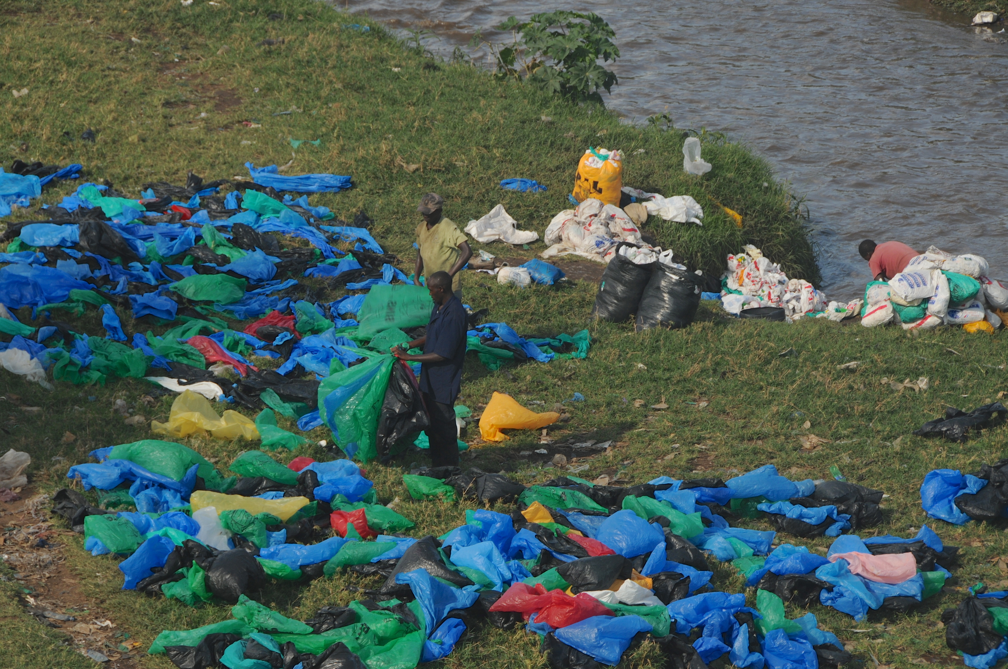 Kenya Tough Plastic Bag Law Carries Up to 4 Years in Jail TIME