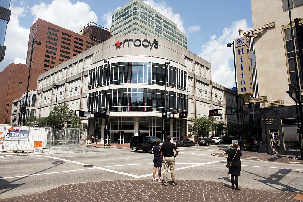 Macy's Closing 125 Stores as It for Digital Shopping Time