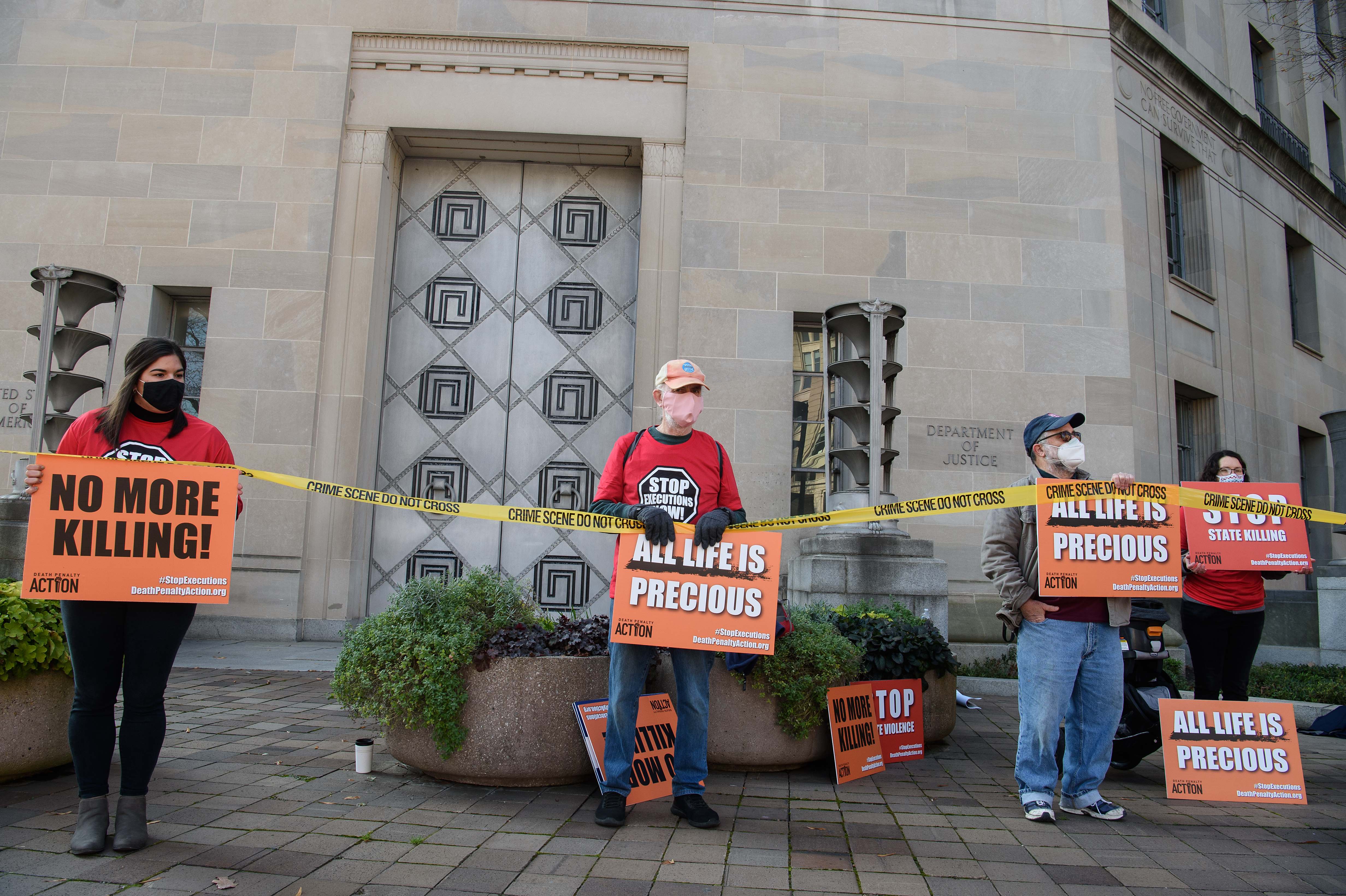 Two Federal Prisoners Awaiting Execution Have COVID19 TIME