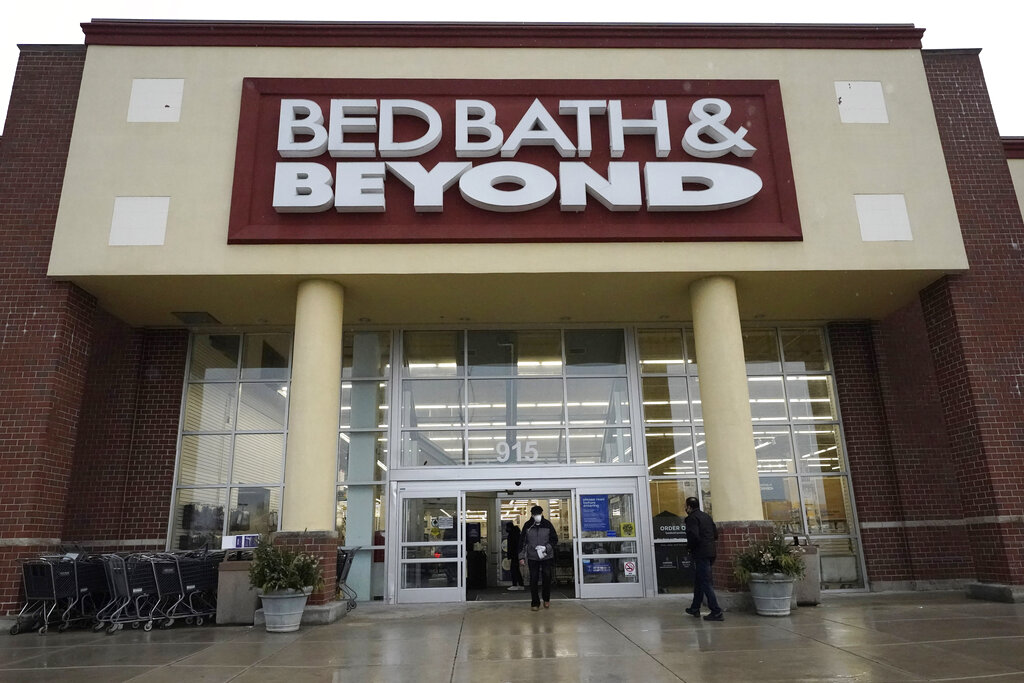 Bed Bath & Beyond CFO Falls to His Death From NY Building TIME