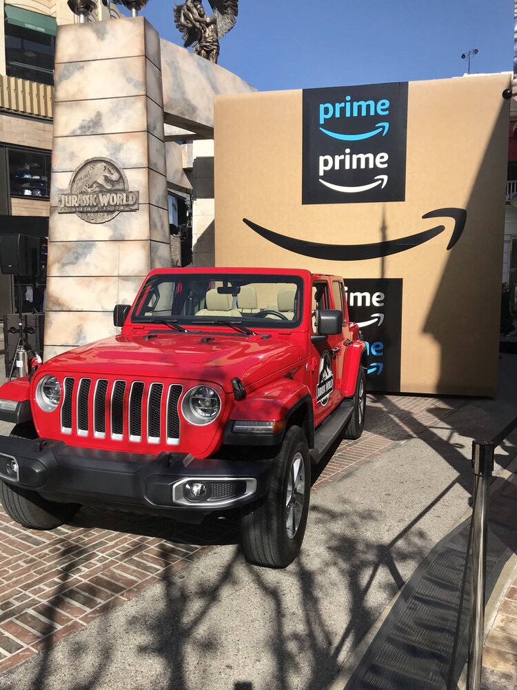 Tool Amazon Media Group / Universal Amazon Jurassic Box Experience