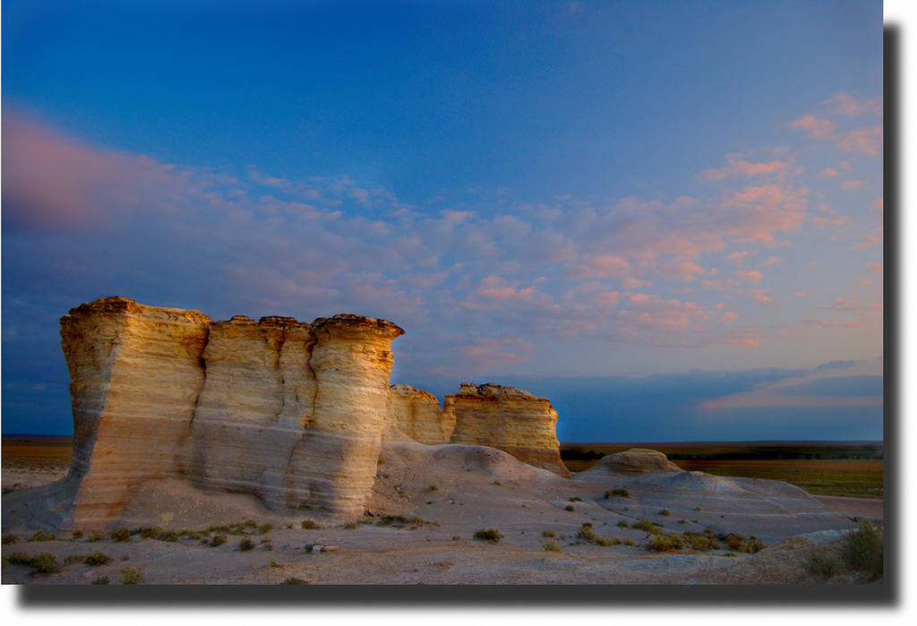 Monument Rocks (Chalk Pyramids) in Oakley, Kansas Kidfriendly