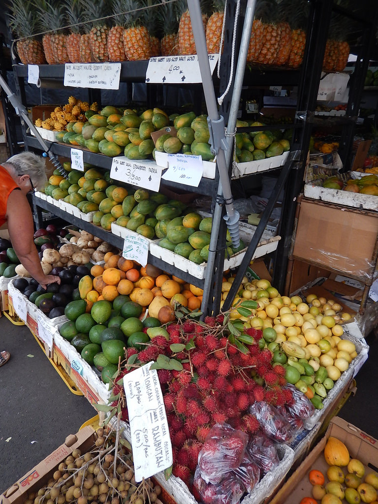 Kona's Farmer's Market in Kailua Kona, Hawaii Kidfriendly