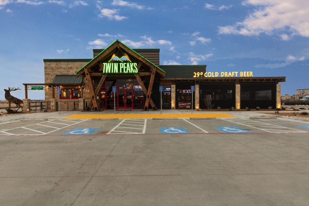 Lubbock Sports Bar & Restaurant 8067931075 Twin Peaks Restaurants