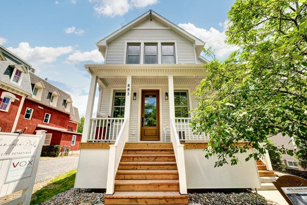 Condo building with elevator Condo for rent in Bromont , Québec