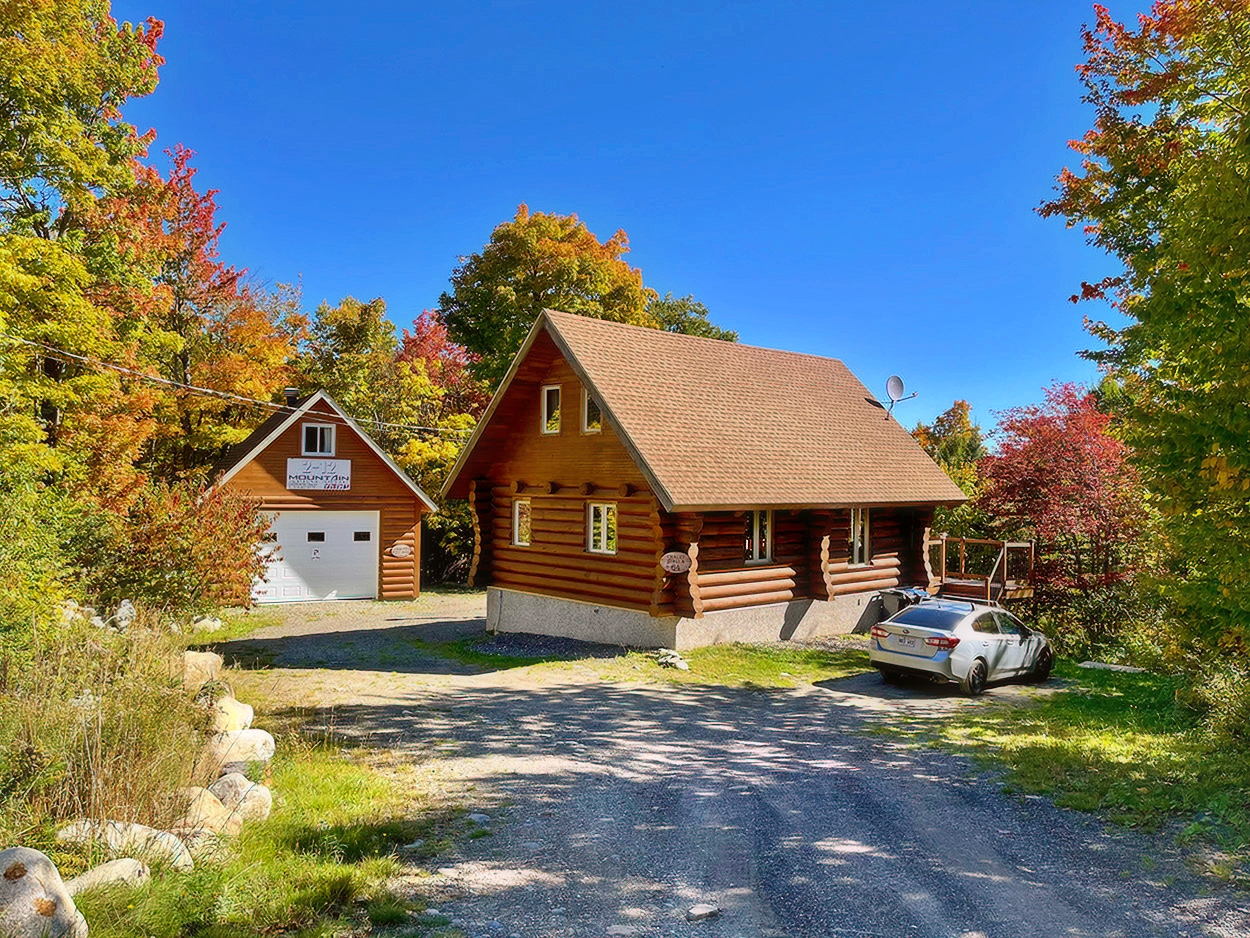La cabane de l'Ours Chalet for rent in NotreDamedesBois , Québec