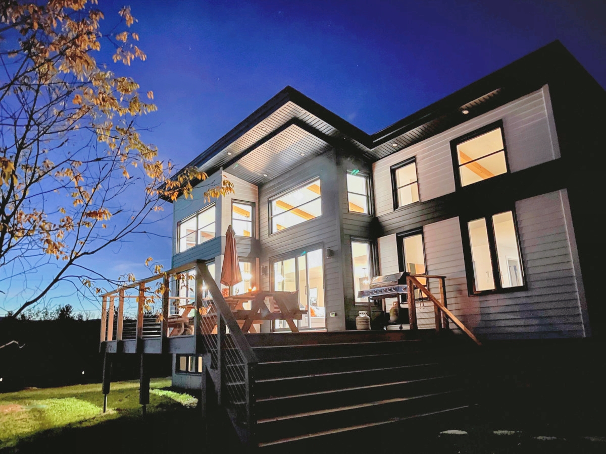 Chalet à Léo Chalet for rent in Mansonville , Quebec WeChalet