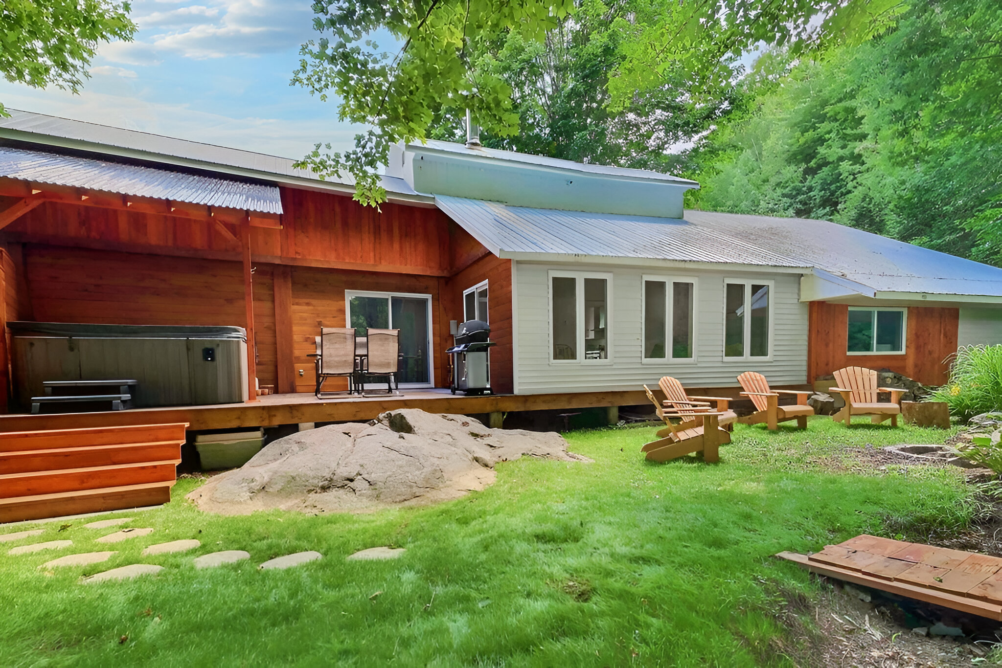 LE PETIT SAPHIR Chalet for rent in Rawdon , Québec WeChalet