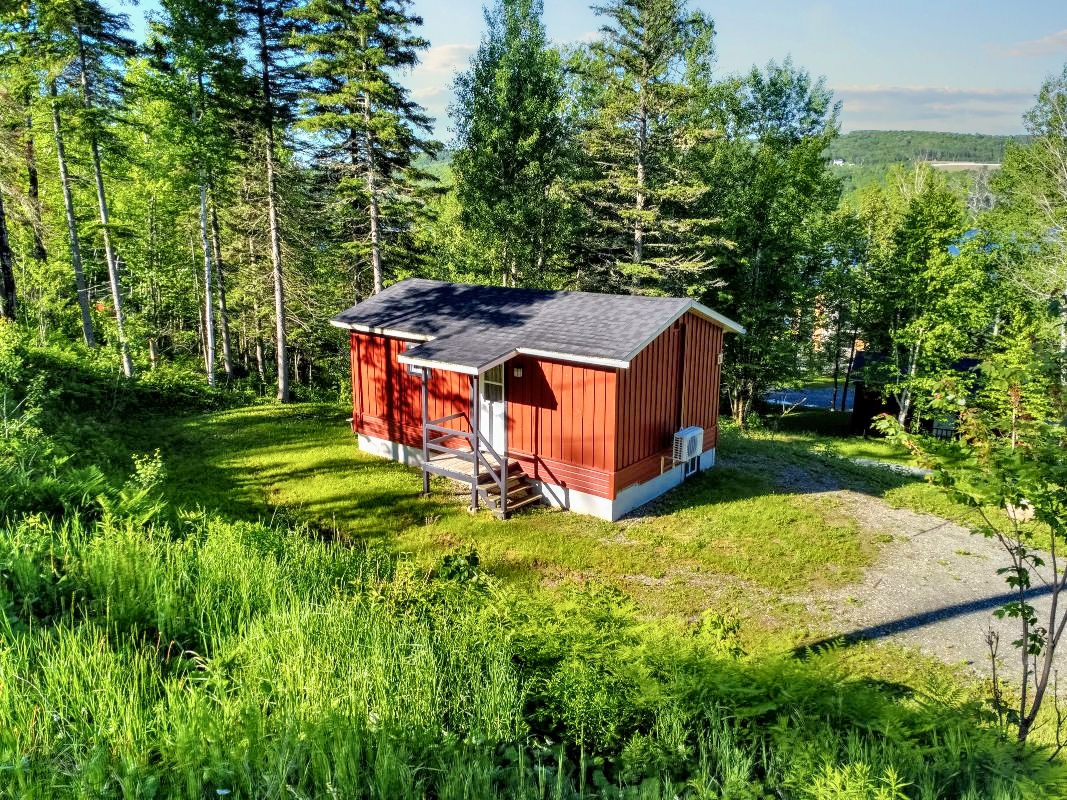 Le Jarret Noir! Chalet NEUF en nature SPA/Vue Lac Chalet for rent in