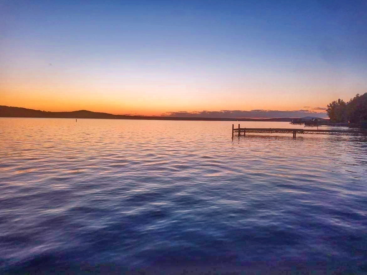 CHALET BEAUXLIEUX BORD DE L'EAU Chalet for rent in Lambton