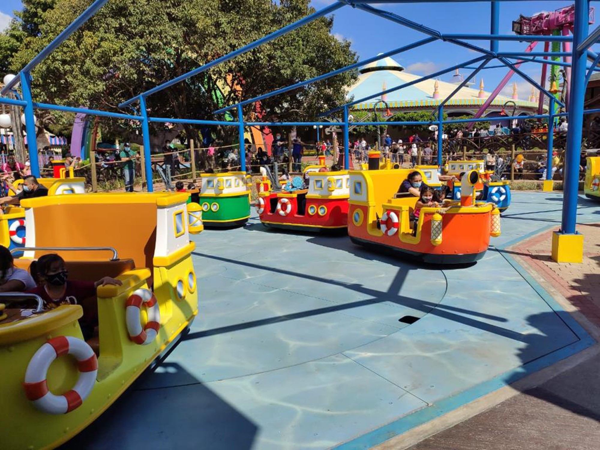 DEMOLITION DERBY 3 TURNTABLES Zamperla