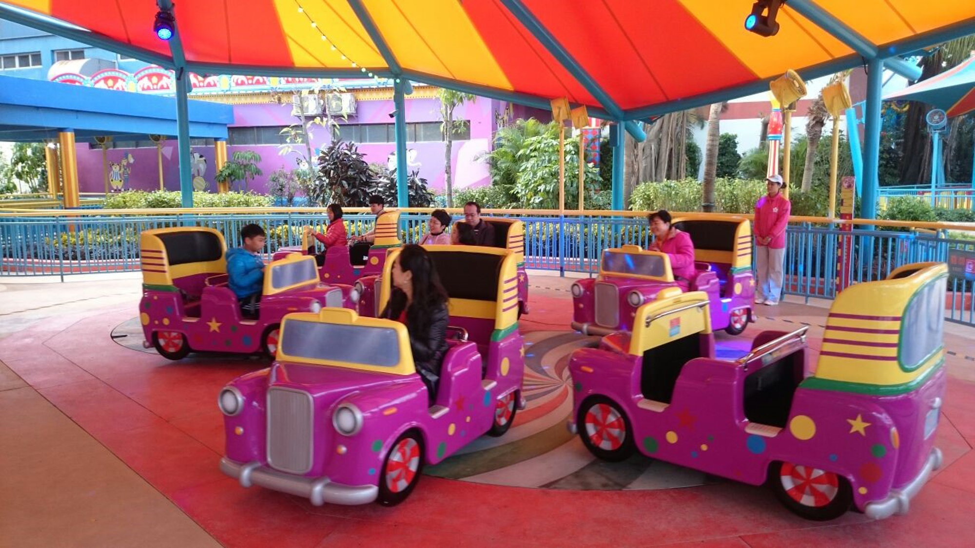 DEMOLITION DERBY 2 TURNTABLES Zamperla