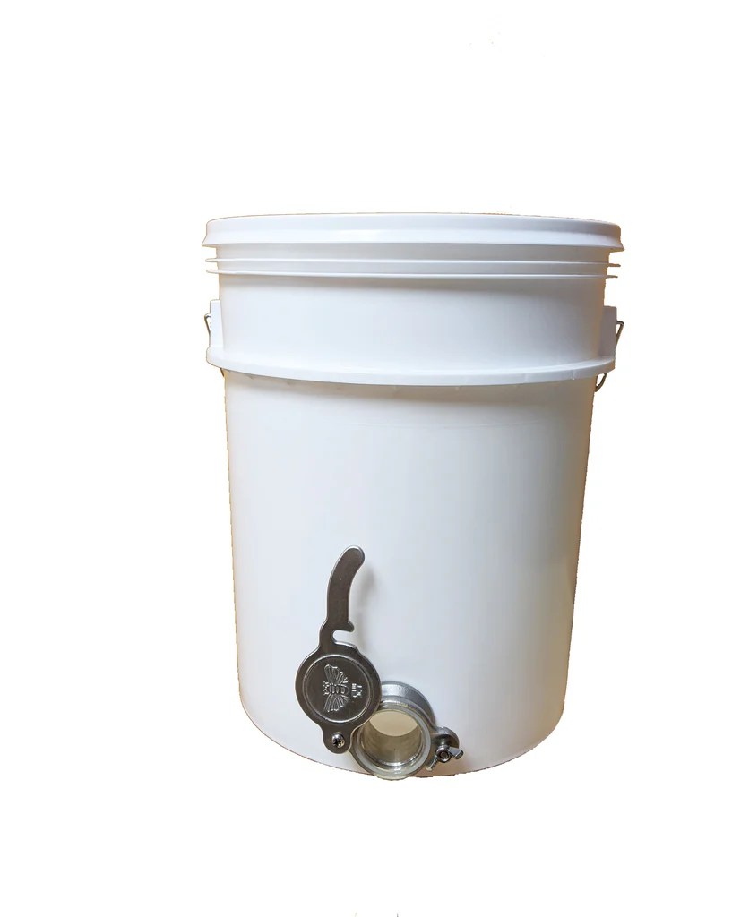 Plastic Pail 5 Gallon with Honey Gate ApiHex