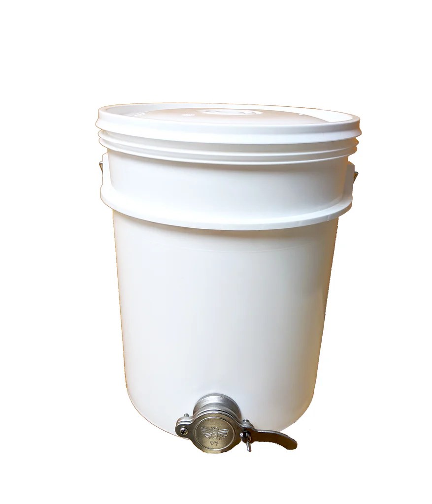 Plastic Pail 5 Gallon with Honey Gate ApiHex