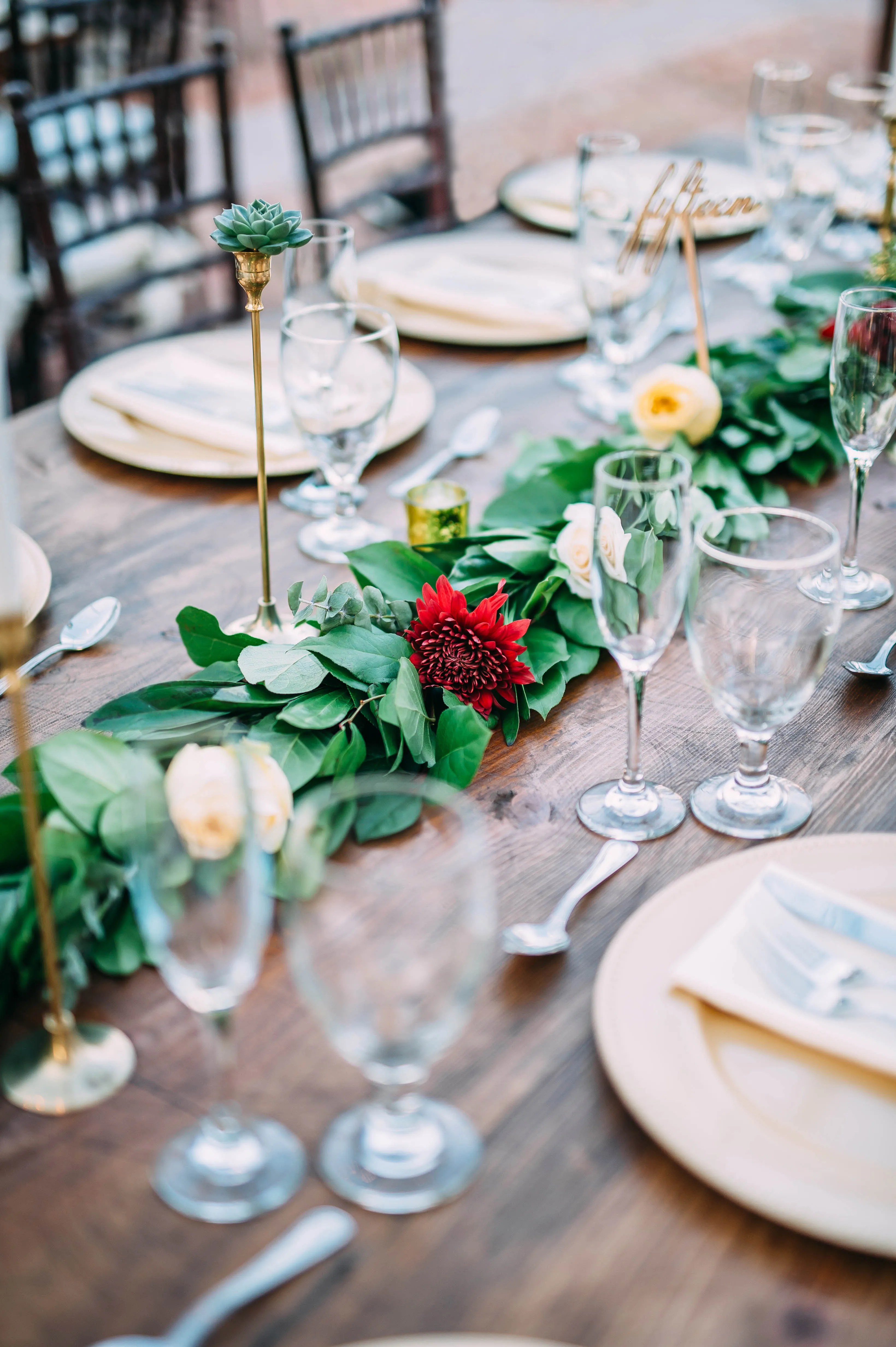Green Leaf Garland Table Runner