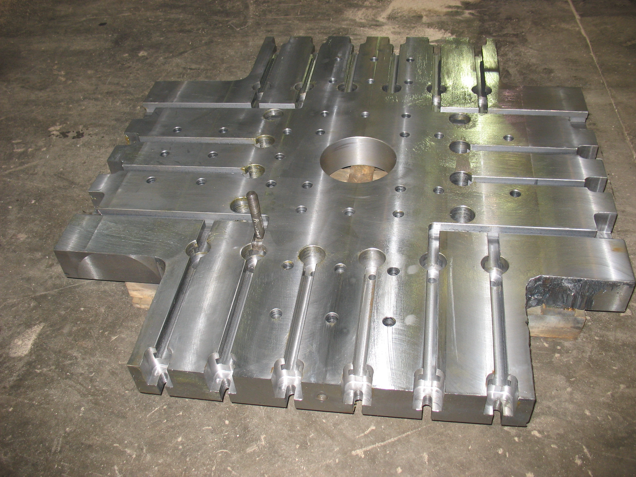 Mfg. Bolster Plate Die Cast Industry A Plus Machine