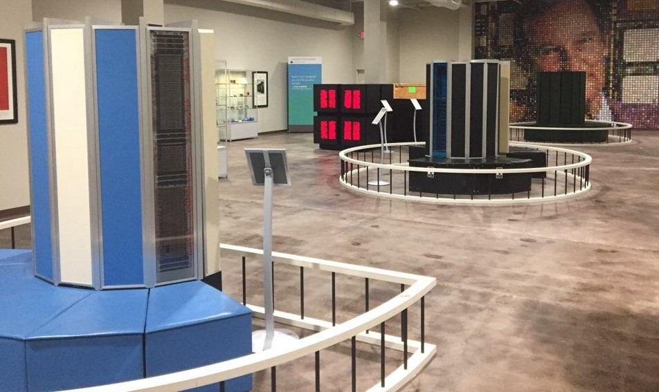 Return to the Computer Museum of America The Apollo Education