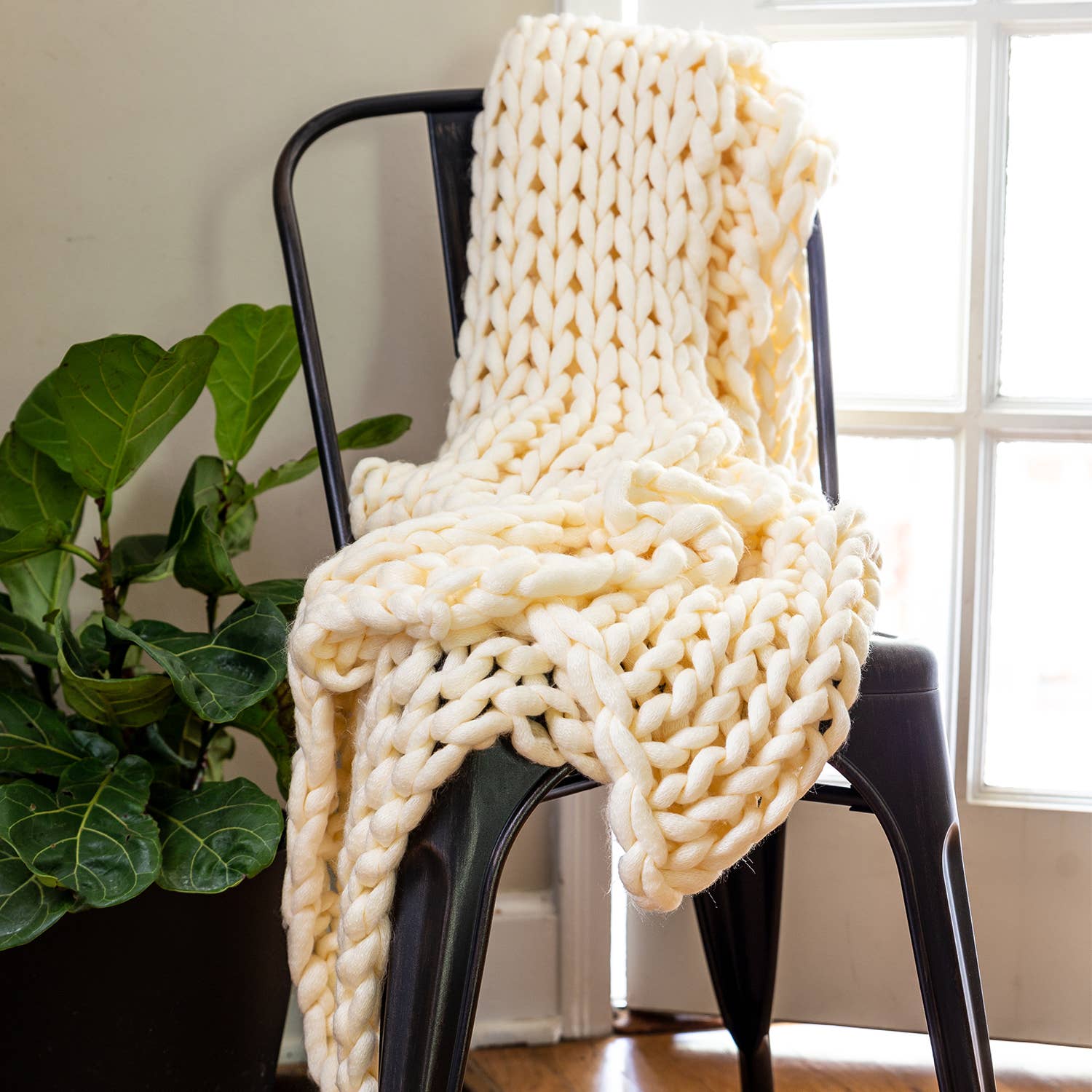 CHUNKY KNIT THROW CREAM The Apothecary at Cottrill's