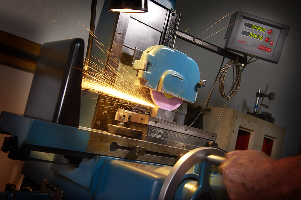 appnhtoolinggrinder Advantage Plastic Products, Inc. Injection