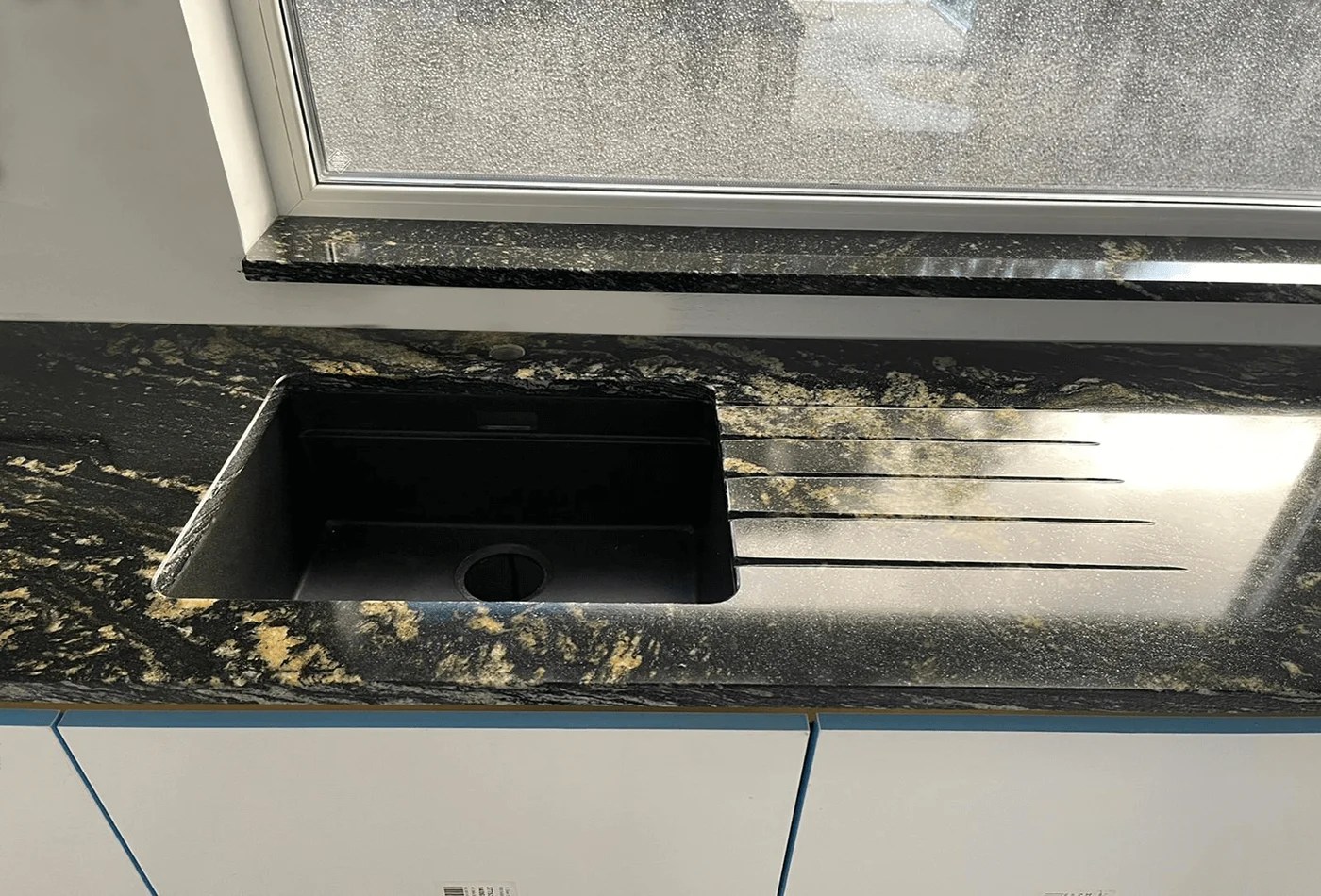 Are Drain Grooves On The Kitchen Worktop Useful?