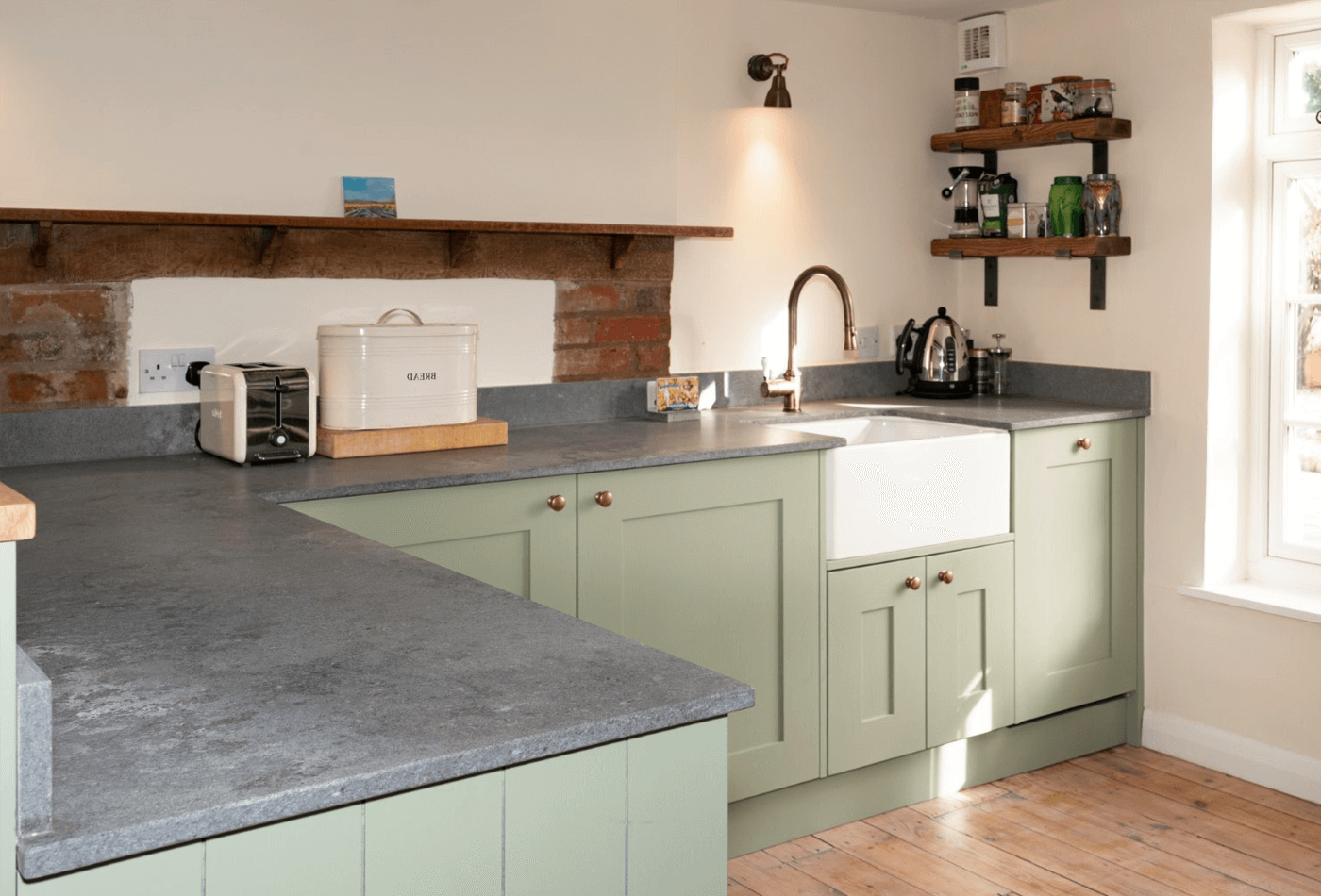 How Are Upstands In Kitchens Stylish & Productive?