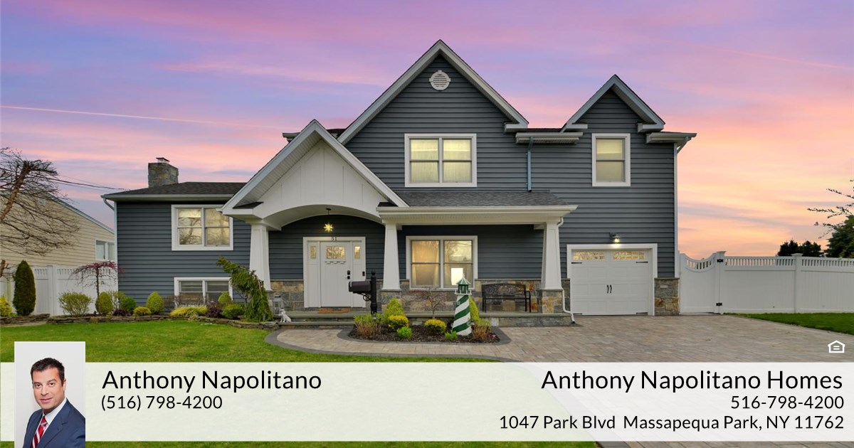 51 Ocean Ave, Massapequa, NY 11758