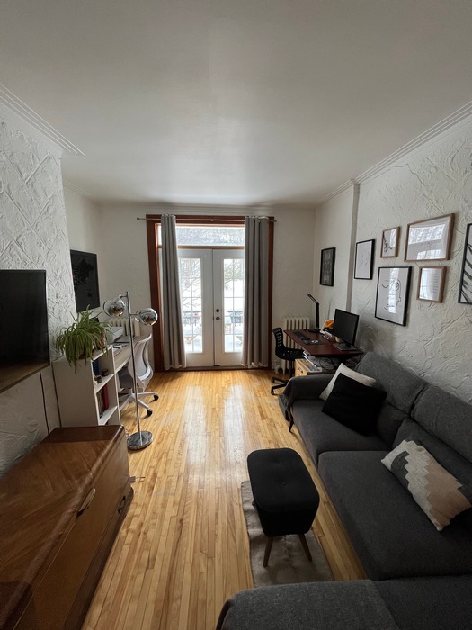 Appartement à louer à deux pas de l'Université de Montréal sur ÉdouardMontpetit 3½