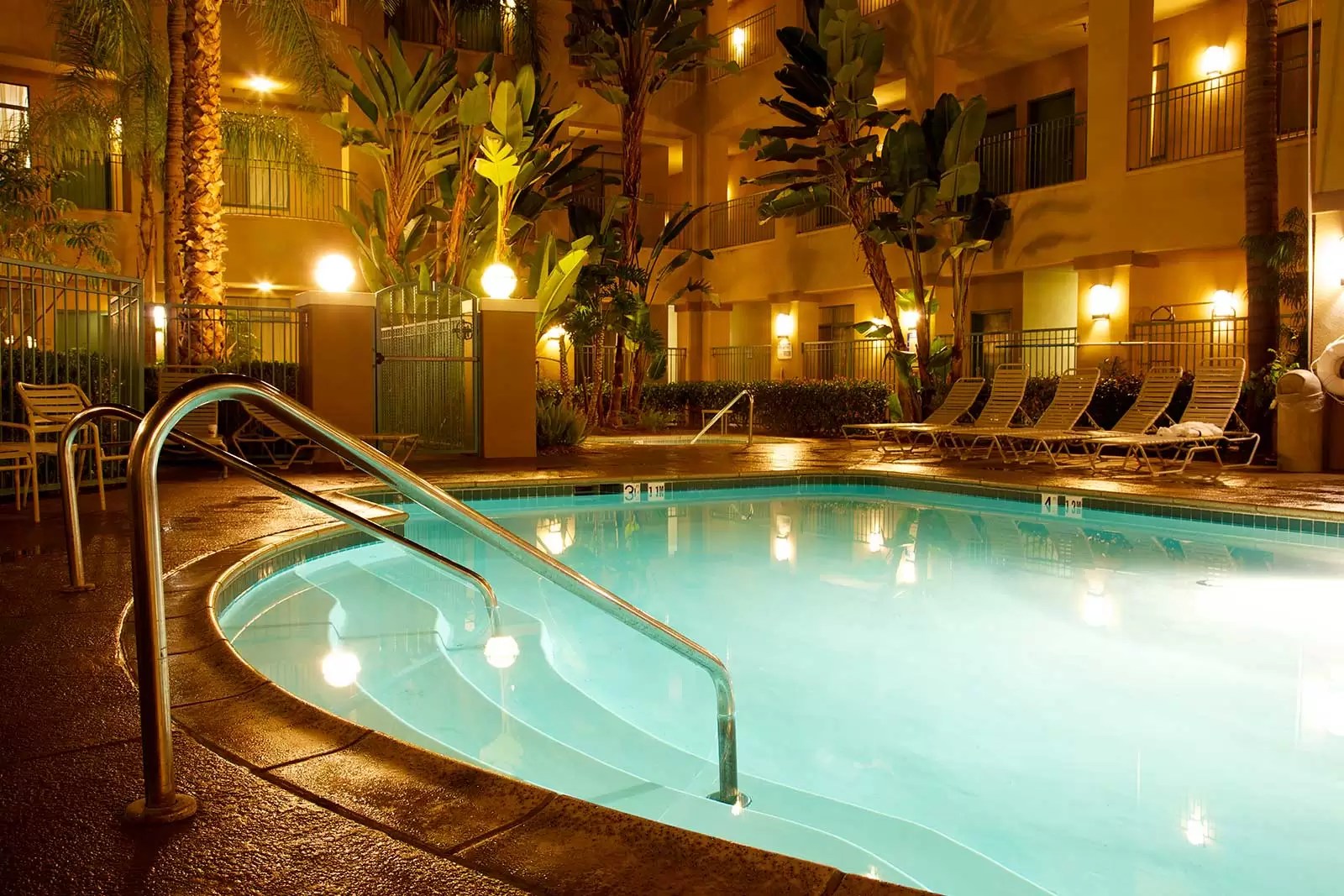 Commercial Spas, Commercial Spa Motors & Heaters, Commercial Spa Pumps