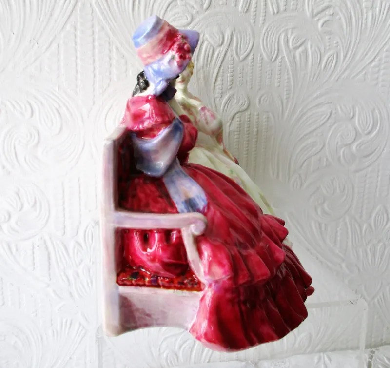 Royal Doulton Porcelain Figurine "The Gossips" HN 1429 Applecross