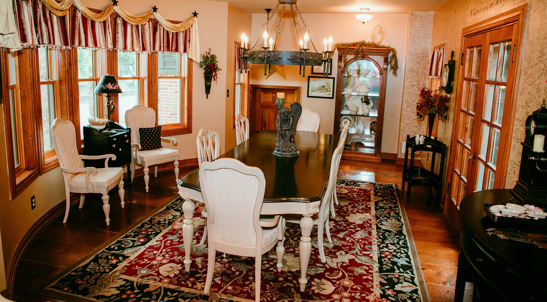 2023 Holiday Sale Applegate B&B