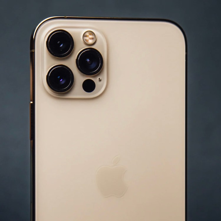 iPhone SE third gen to launch in spring 2022? AppleTLDR