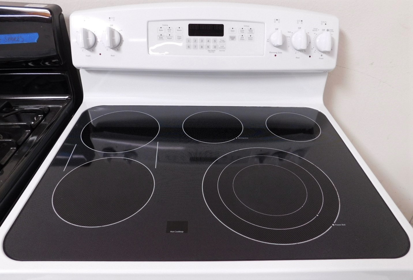STOVE GE ELECTRIC GLASS TOP PRODUCT ID B122 SOLD IPM DEL 02/08/21