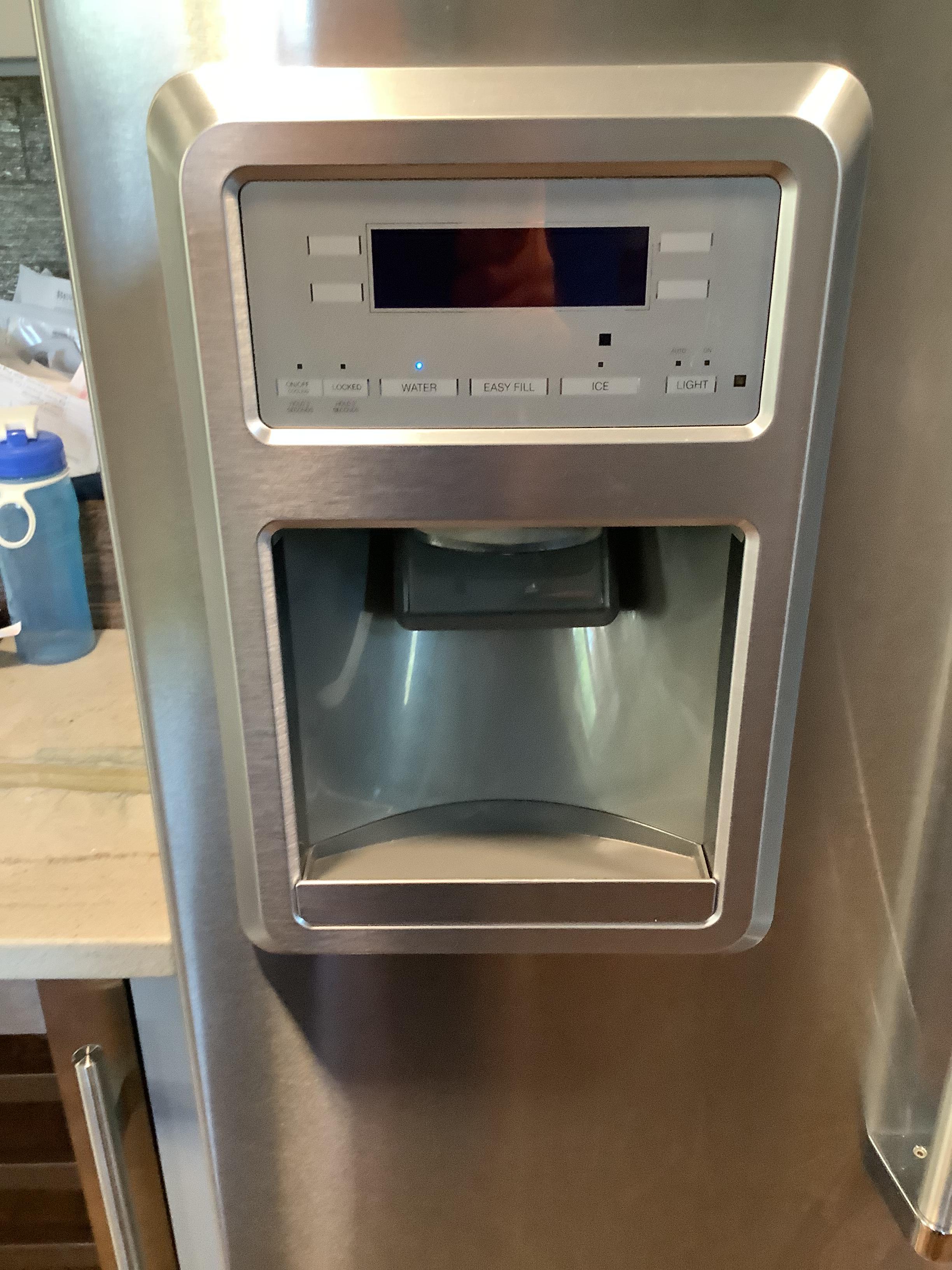 Viking Freestanding FDBM Refrigerator with Dispenser Display Service