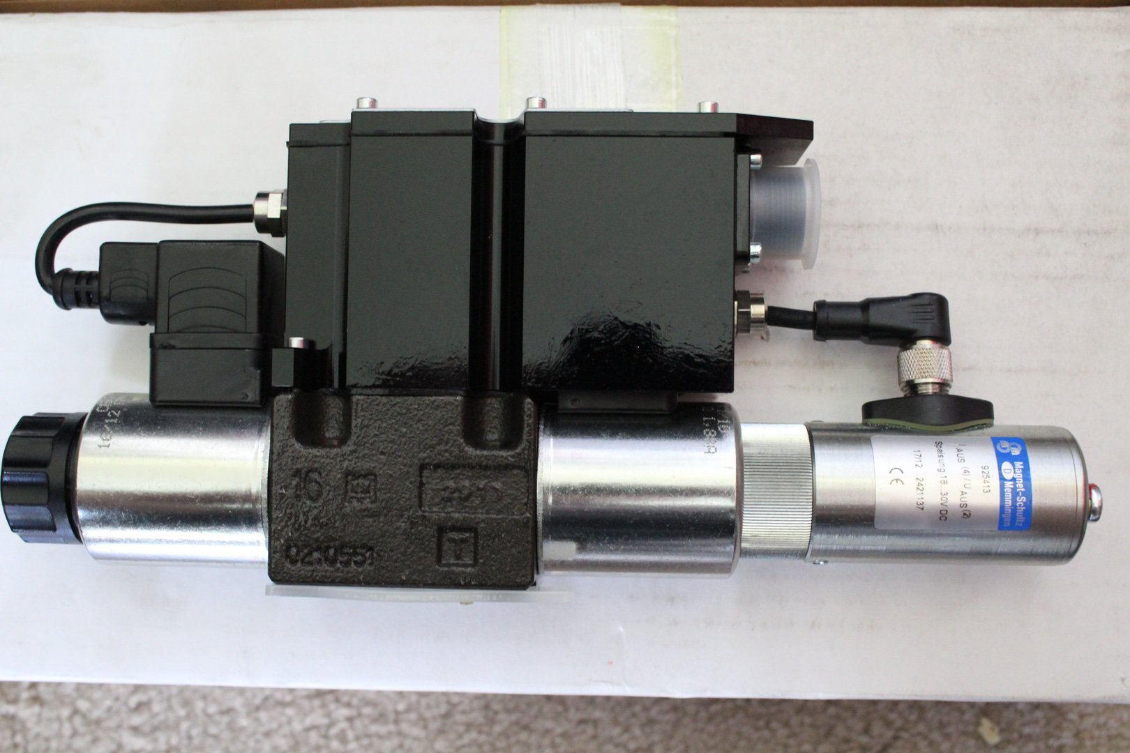 Continental proportional directional valve 8 gpm VED03MJ3AC30A