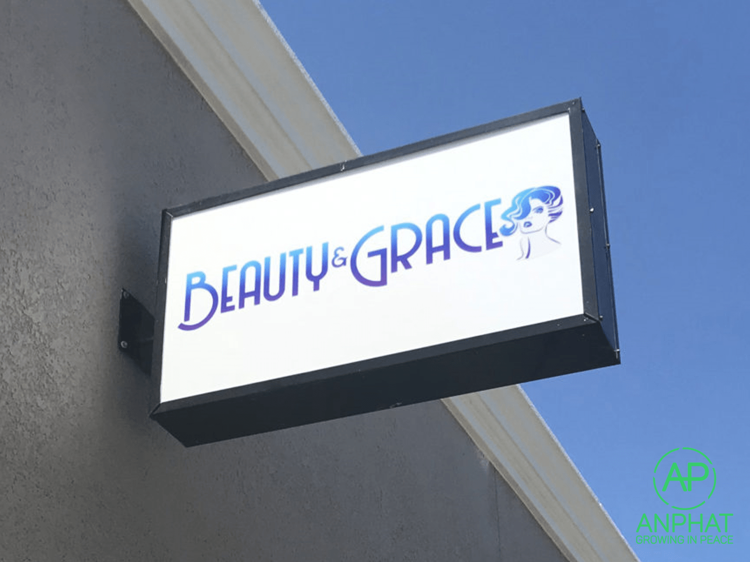 11 Innovative Outdoor Signs Ideas For Your Business in 2023