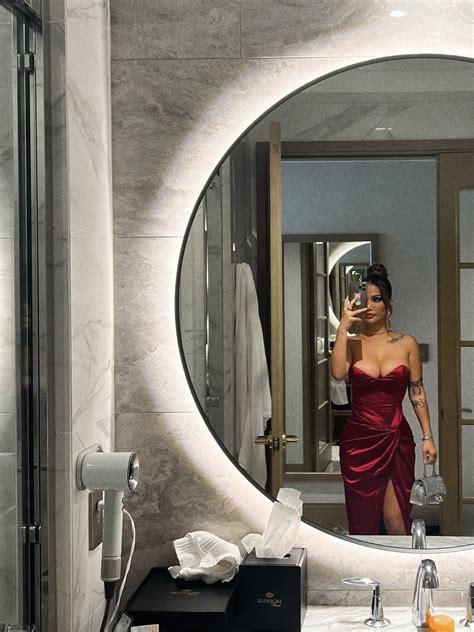 Ashley Vee Onlyfans Leaked - King Ice Apps