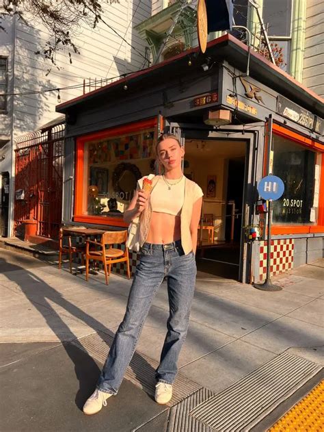 Halli Smith Onlyfans Leaks - King Ice Apps