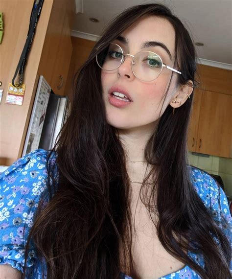 Heyimbee Onlyfans Leak - King Ice Apps