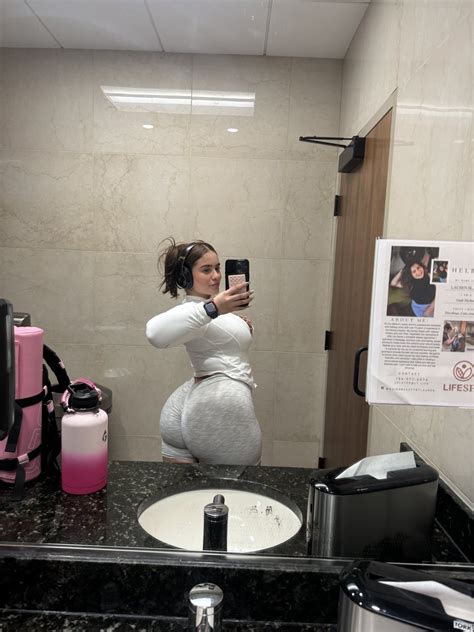 Latinqueenxo Onlyfans Leak - King Ice Apps